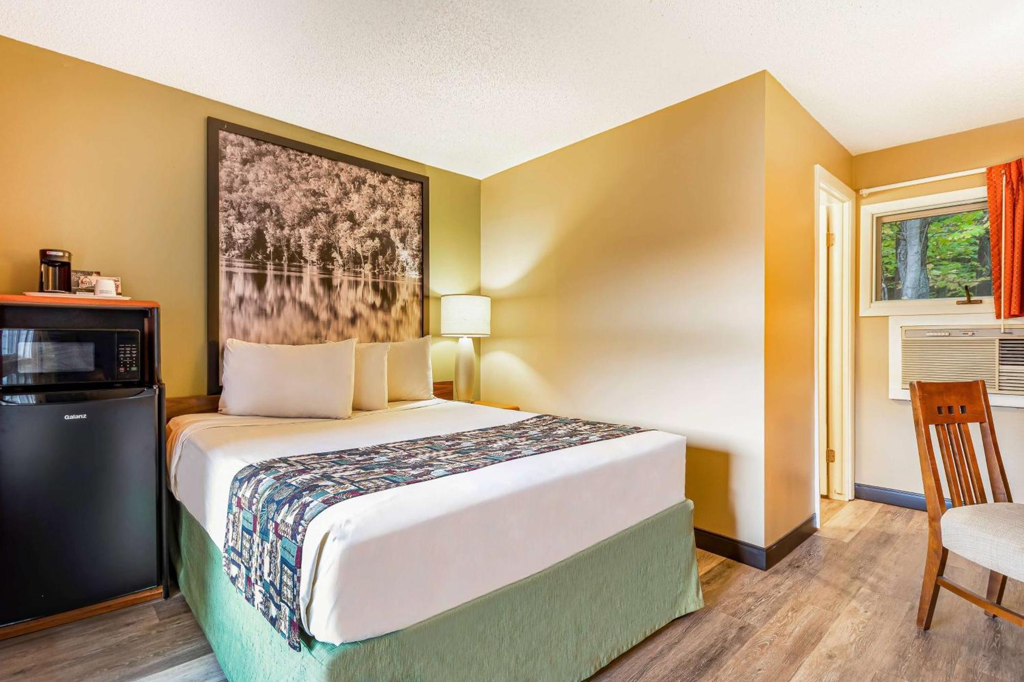 Super 8 By Wyndham Lake George/Downtown Zewnętrze zdjęcie